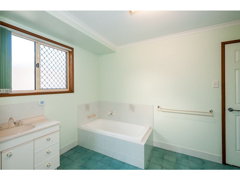 38 Jupiter Street, Telina QLD 4680