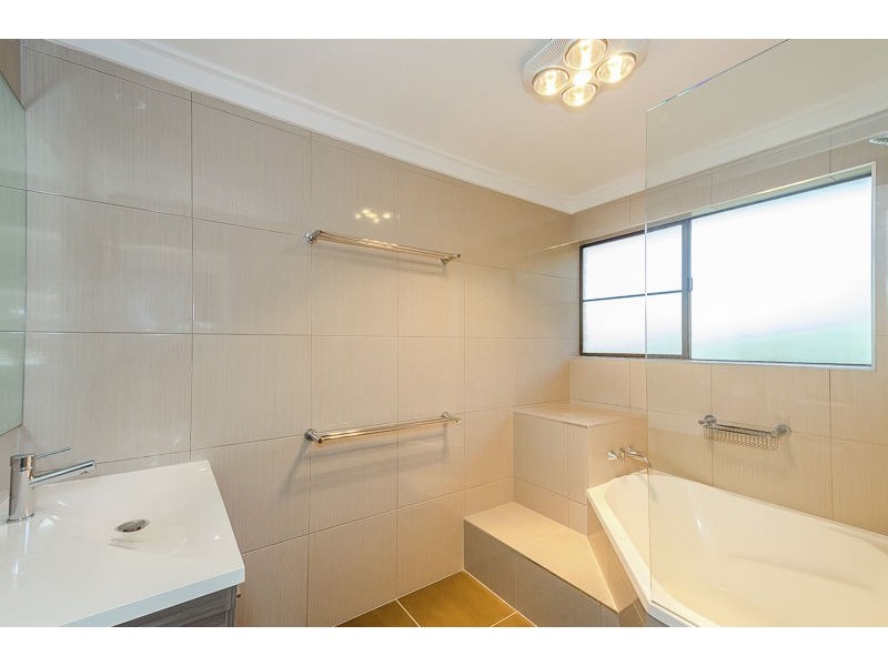 32 Gretel Drive, Clinton QLD 4680