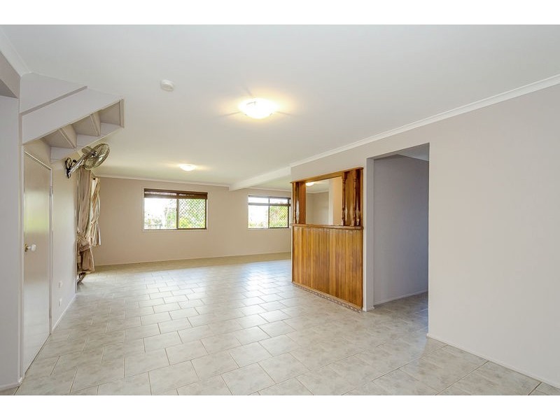 32 Gretel Drive, Clinton QLD 4680