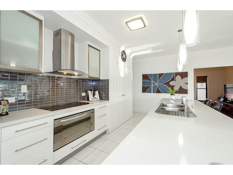 6 Petecost Close, Glen Eden QLD 4680