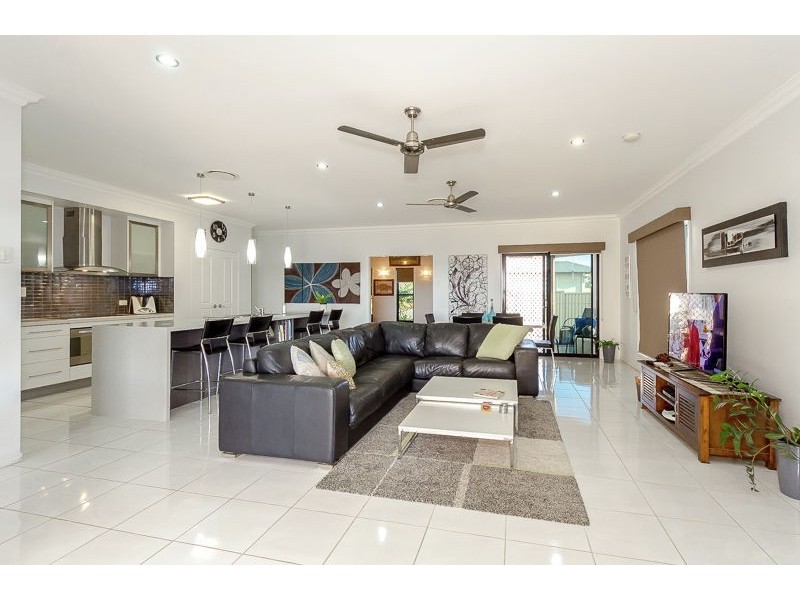 6 Petecost Close, Glen Eden QLD 4680