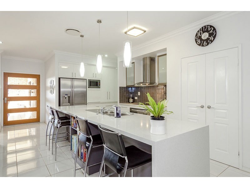 6 Petecost Close, Glen Eden QLD 4680