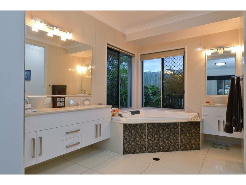 62 Boles Street, West Gladstone QLD 4680