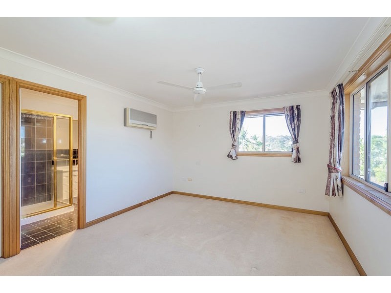 13 Barrine Close, Clinton QLD 4680