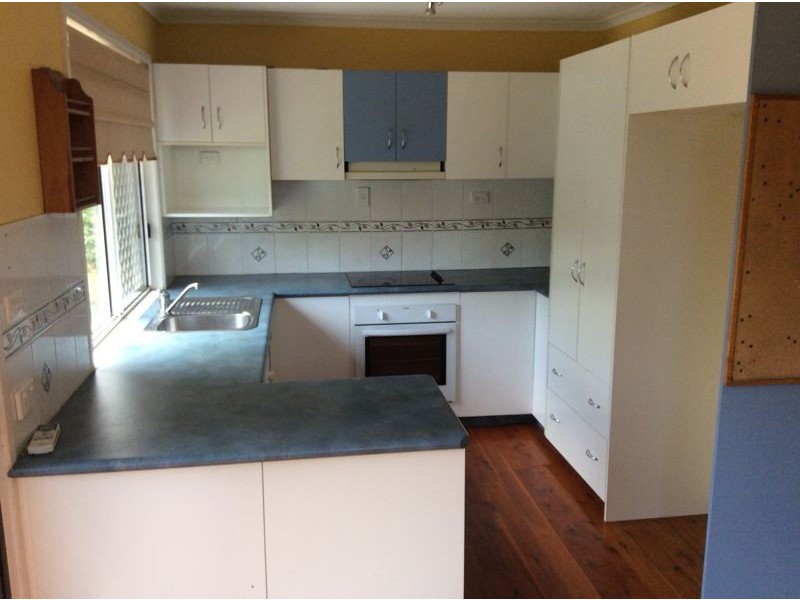 8 Gretel Drive, Clinton QLD 4680