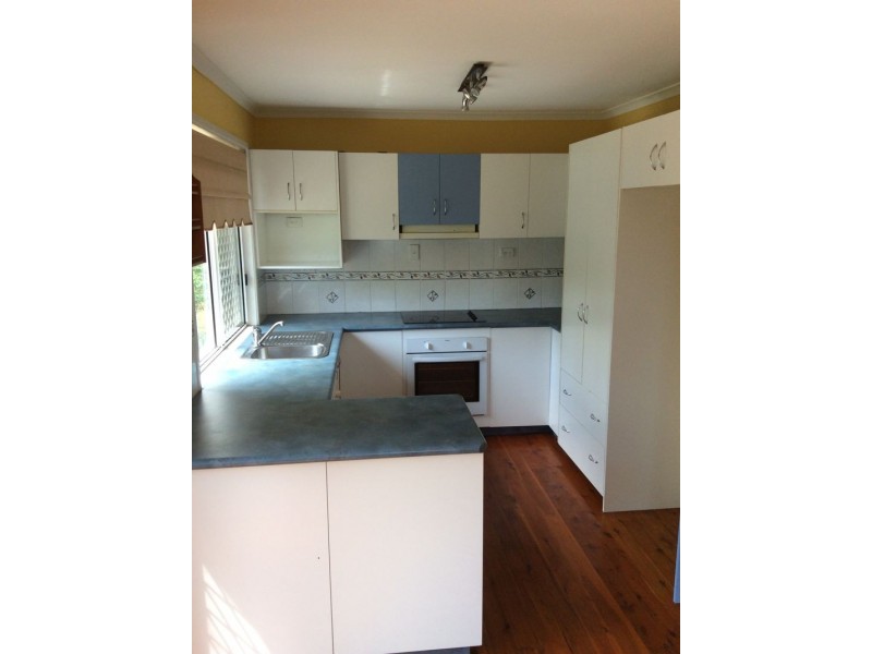 8 Gretel Drive, Clinton QLD 4680