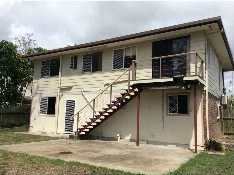 8 Gretel Drive, Clinton QLD 4680