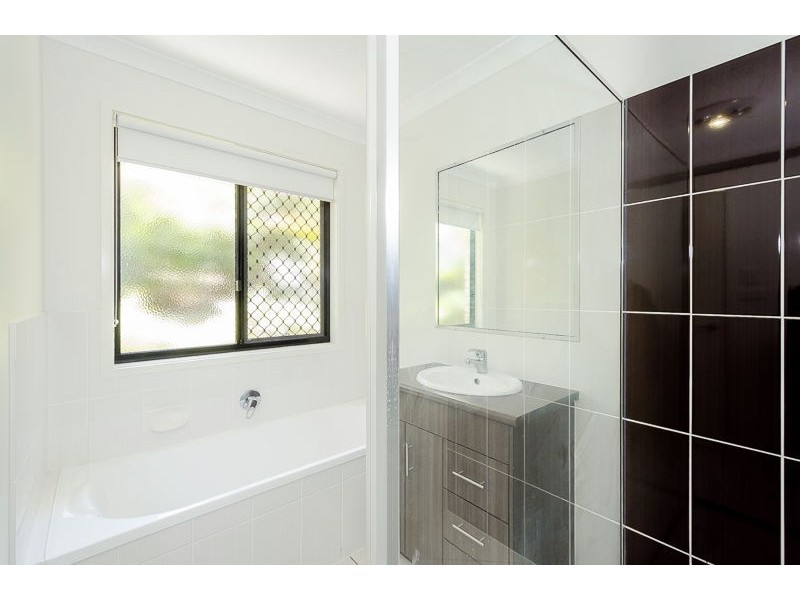 1/24 Mc Leod Street, Boyne Island QLD 4680