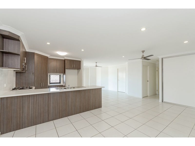 1/24 Mc Leod Street, Boyne Island QLD 4680