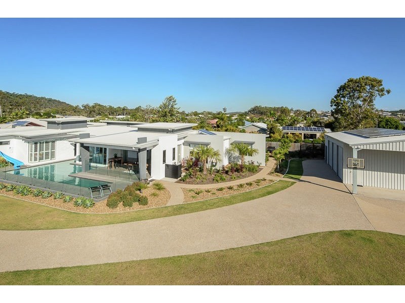 2 Parksville Drive, New Auckland QLD 4680