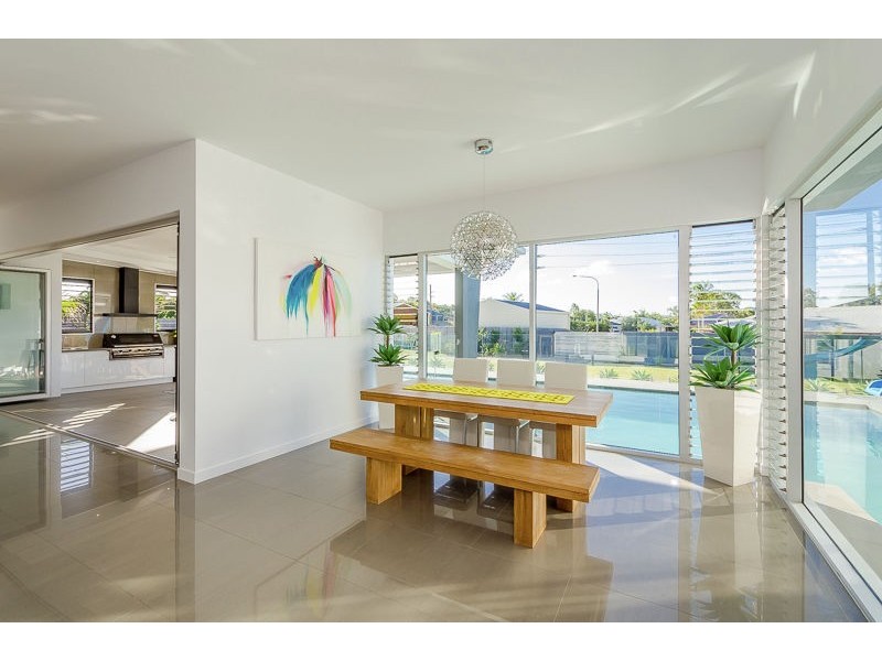 2 Parksville Drive, New Auckland QLD 4680