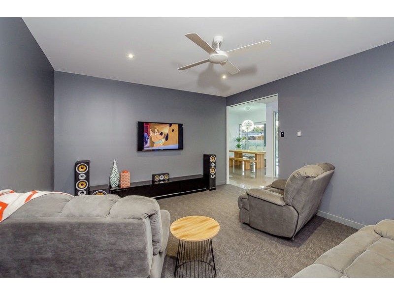 2 Parksville Drive, New Auckland QLD 4680