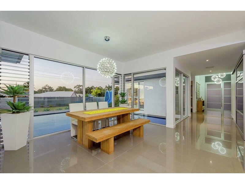 2 Parksville Drive, New Auckland QLD 4680