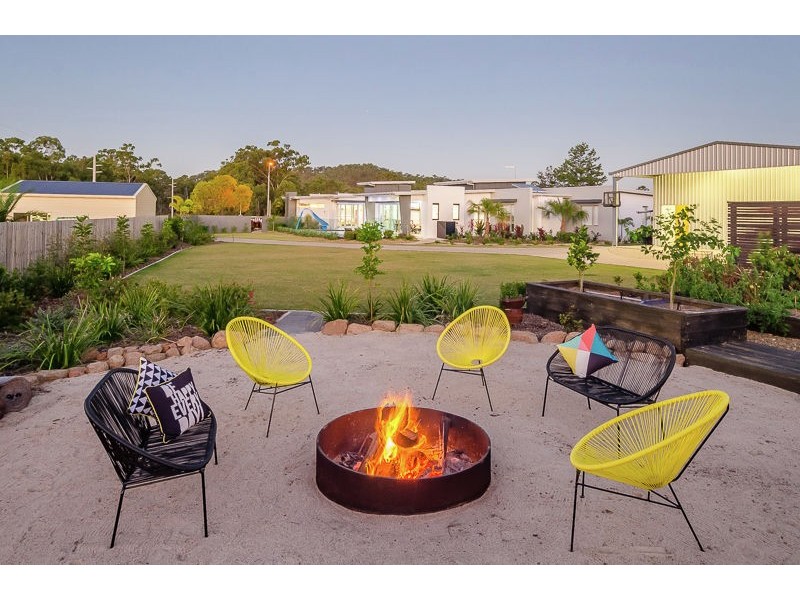 2 Parksville Drive, New Auckland QLD 4680