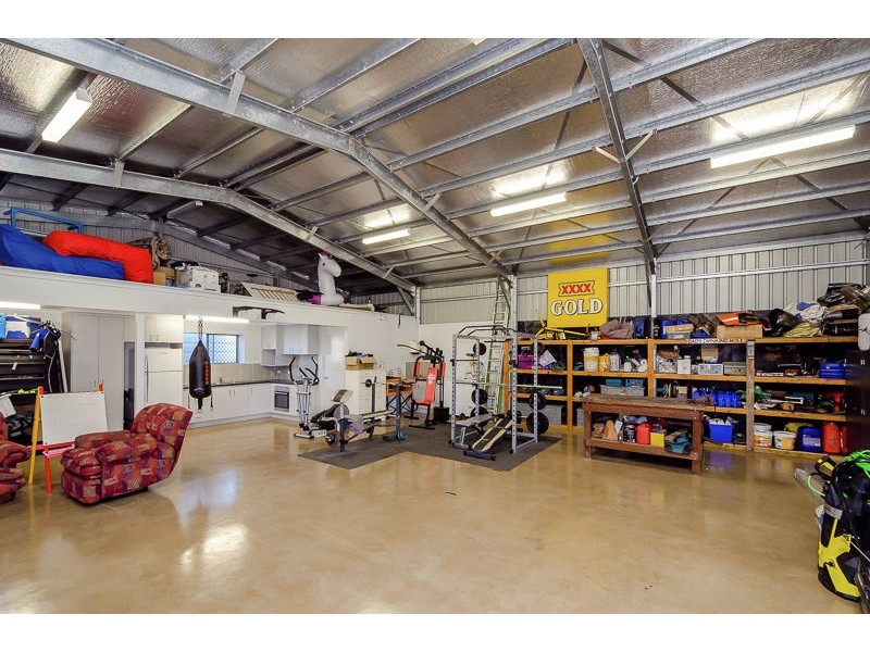 2 Parksville Drive, New Auckland QLD 4680