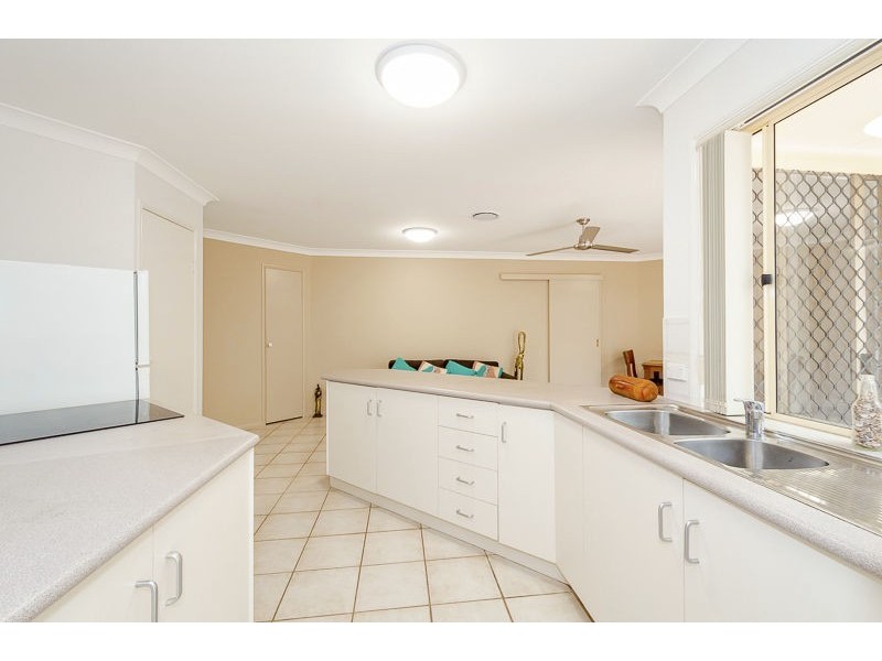 19 Benjamin Court, Glen Eden QLD 4680