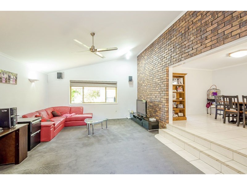 3 Carpentaria Close, Clinton QLD 4680