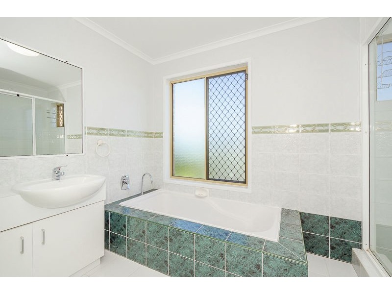 3 Carpentaria Close, Clinton QLD 4680