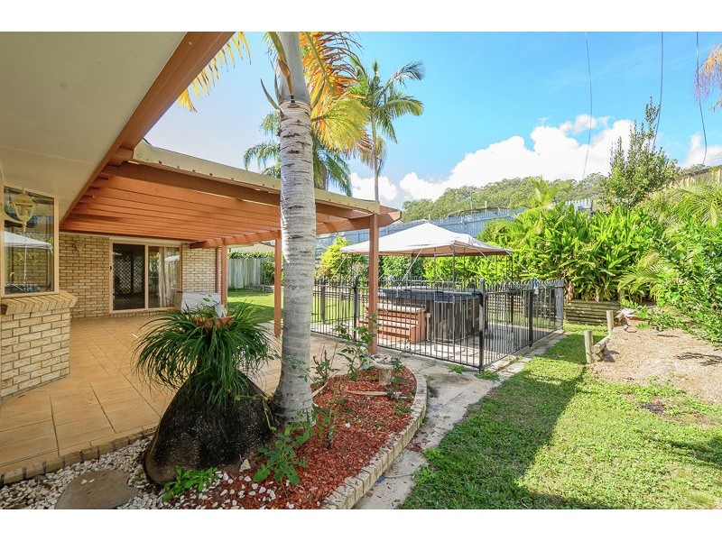 74 Dixon Drive, Telina QLD 4680
