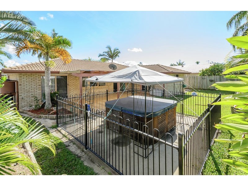 74 Dixon Drive, Telina QLD 4680