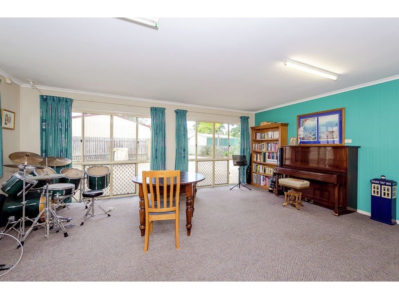 6 Nicholas Street, Glen Eden QLD 4680