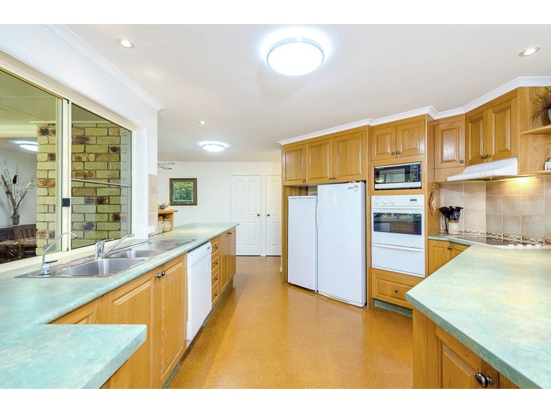 6 Nicholas Street, Glen Eden QLD 4680