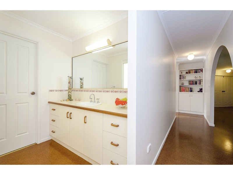 6 Nicholas Street, Glen Eden QLD 4680