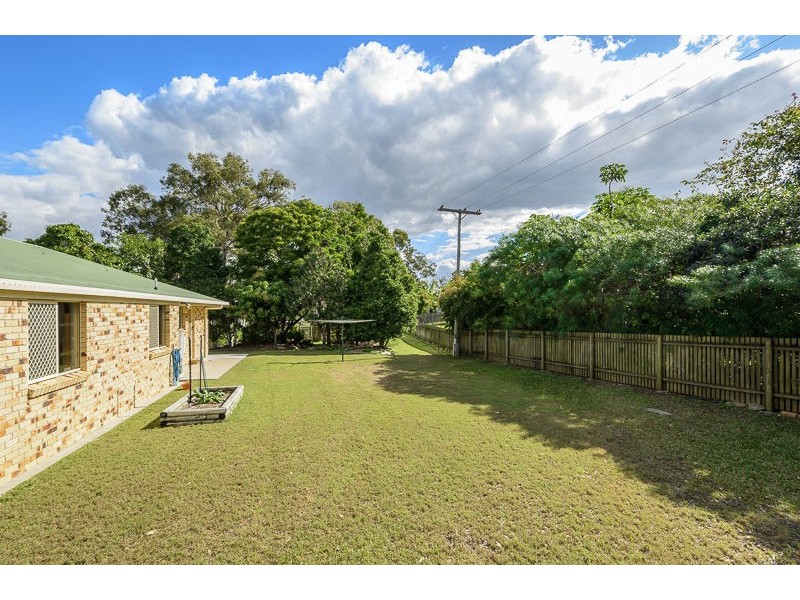 6 Nicholas Street, Glen Eden QLD 4680
