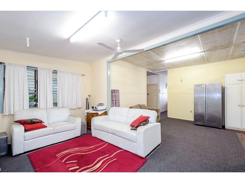 13 Glegg Street, West Gladstone QLD 4680