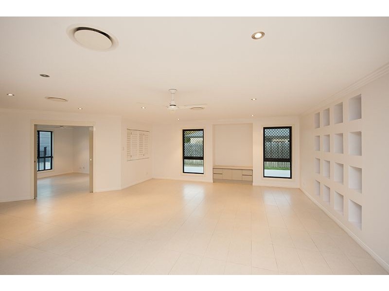 17 Beezley Street, Glen Eden QLD 4680