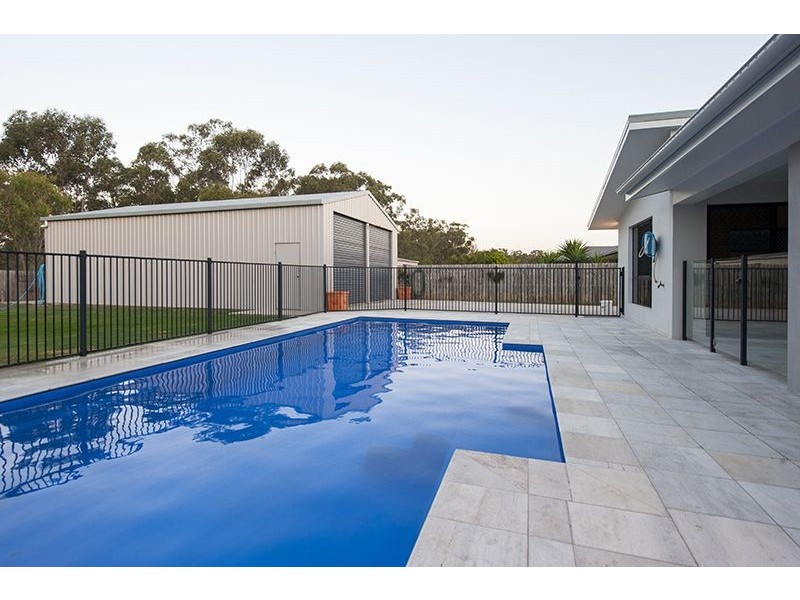 17 Beezley Street, Glen Eden QLD 4680