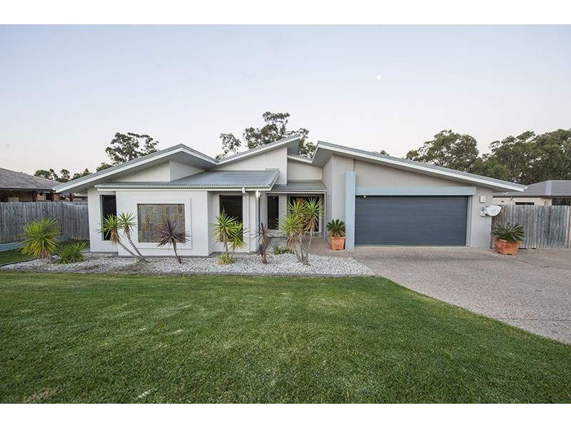 17 Beezley Street, Glen Eden QLD 4680