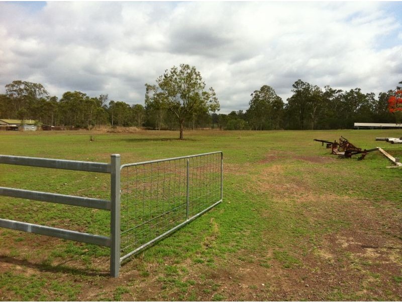 3 Saggitarius Street, River Ranch QLD 4680