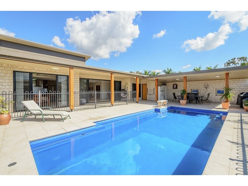 1 Victoria Avenue, Glen Eden QLD 4680