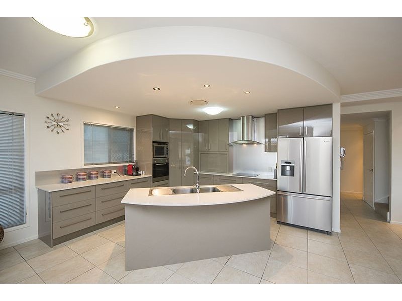 1 Victoria Avenue, Glen Eden QLD 4680