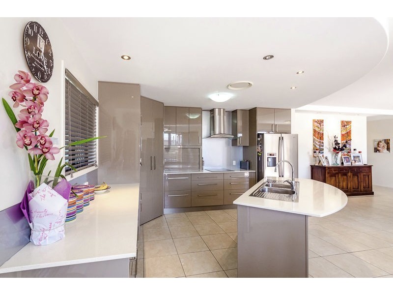 1 Victoria Avenue, Glen Eden QLD 4680