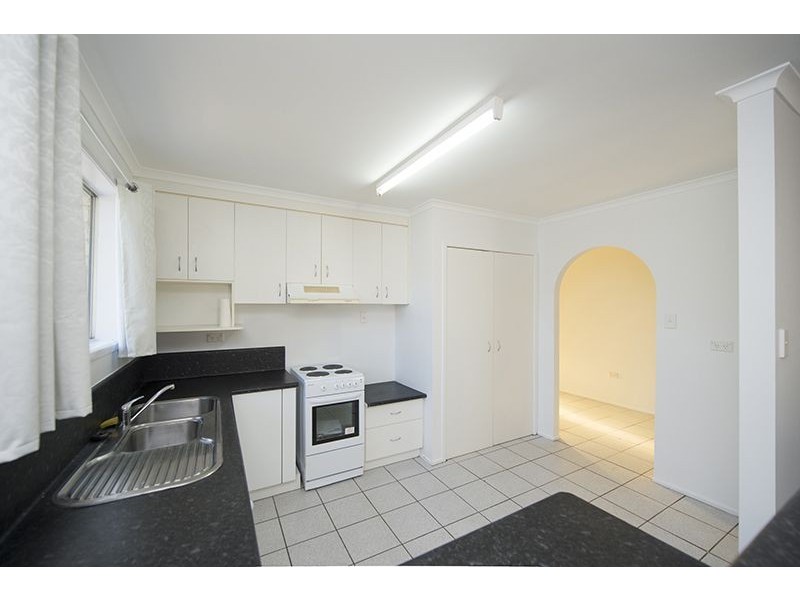 27 Anderson Street, Clinton QLD 4680