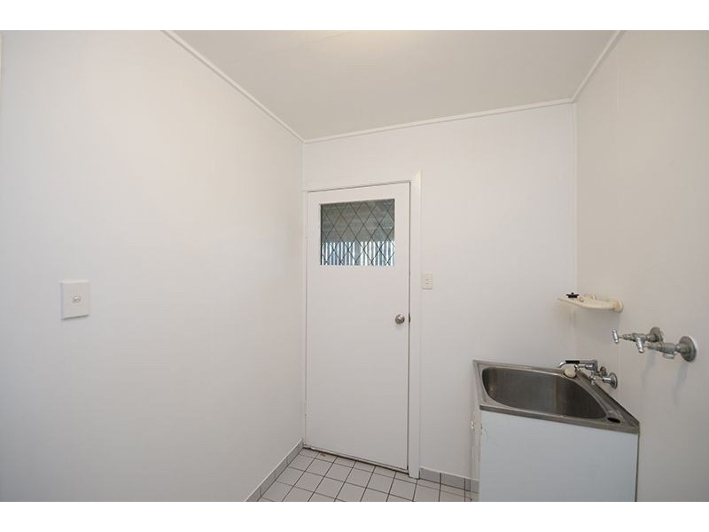 27 Anderson Street, Clinton QLD 4680