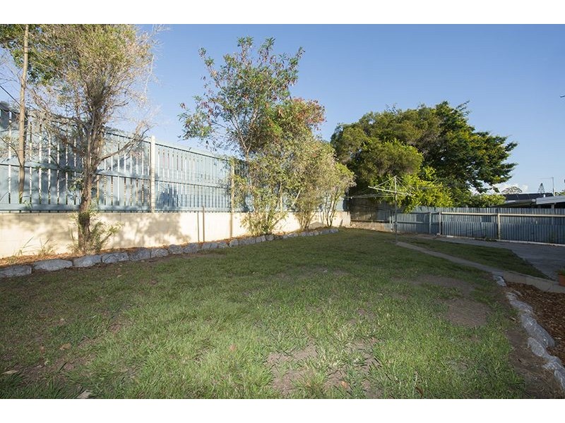 27 Anderson Street, Clinton QLD 4680