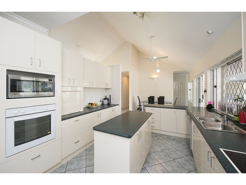 716 Glenlyon Road, Glen Eden QLD 4680