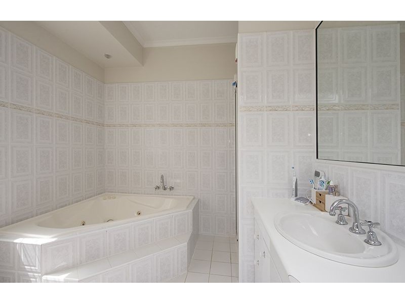 716 Glenlyon Road, Glen Eden QLD 4680