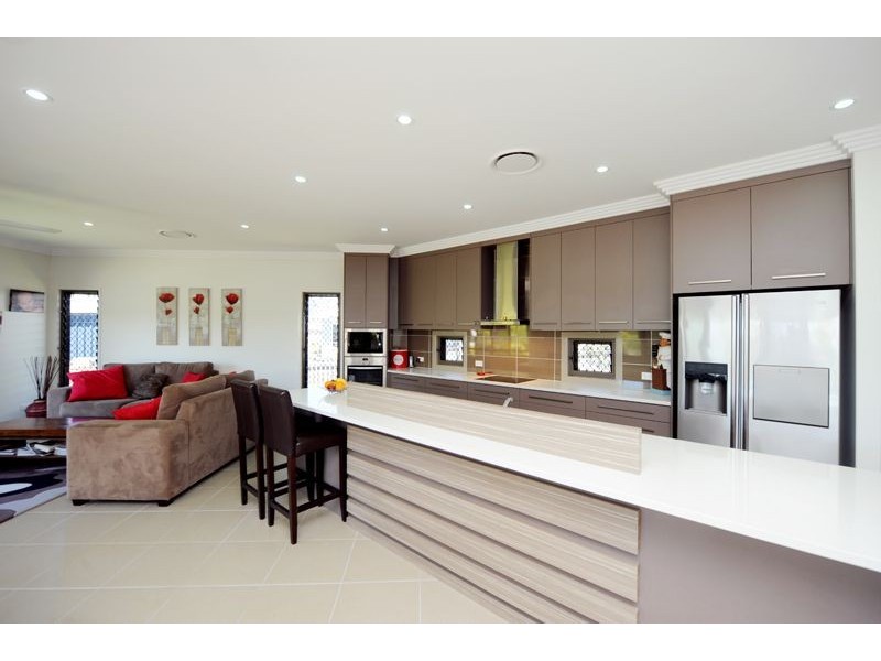 53 Katrina Boulevard, New Auckland QLD 4680