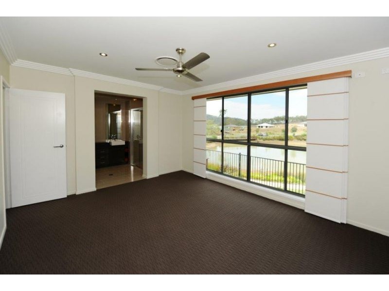 3 Grasstree Crescent, Kirkwood QLD 4680