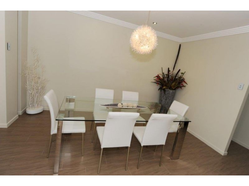 3 Grasstree Crescent, Kirkwood QLD 4680
