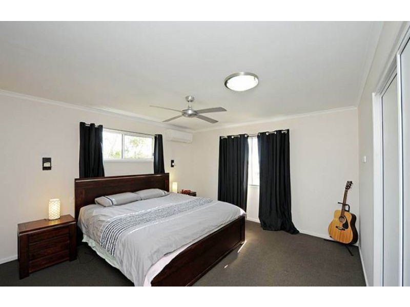 27 Pine Avenue, West Gladstone QLD 4680