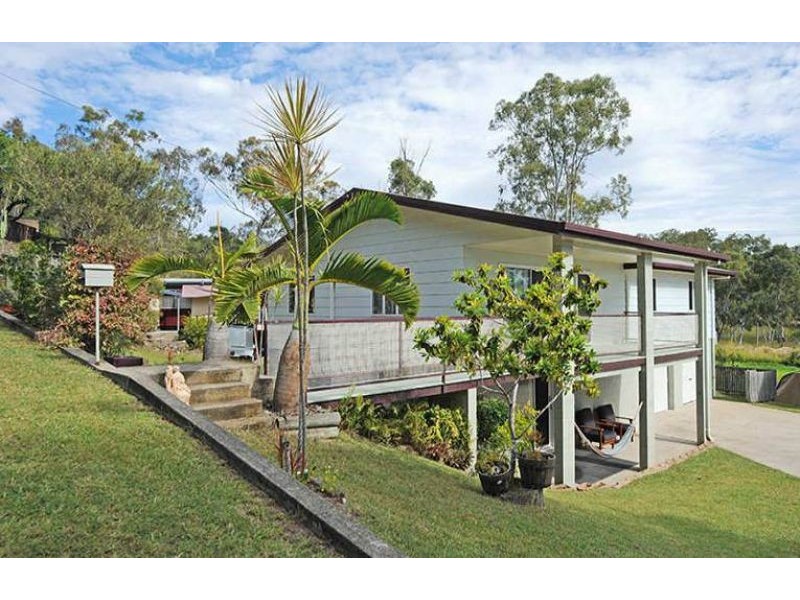 27 Pine Avenue, West Gladstone QLD 4680