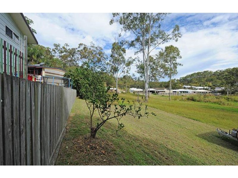 27 Pine Avenue, West Gladstone QLD 4680