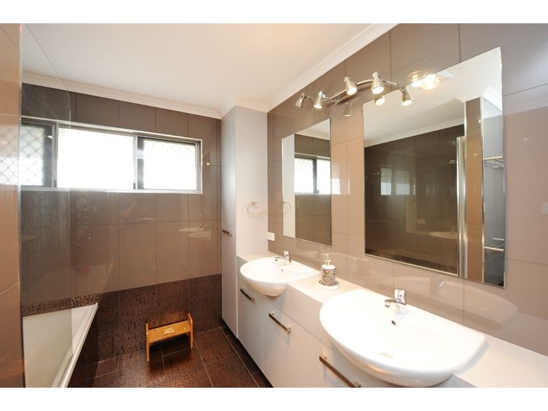 6 Treetops Close, O’connell QLD 4680