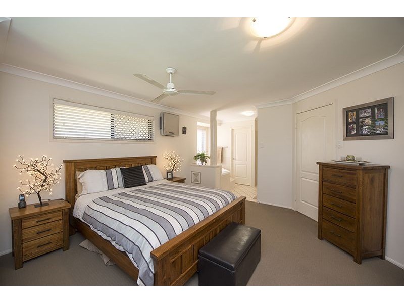 4 Leonie Court, New Auckland QLD 4680