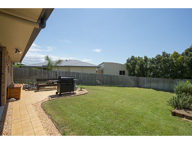 4 Leonie Court, New Auckland QLD 4680